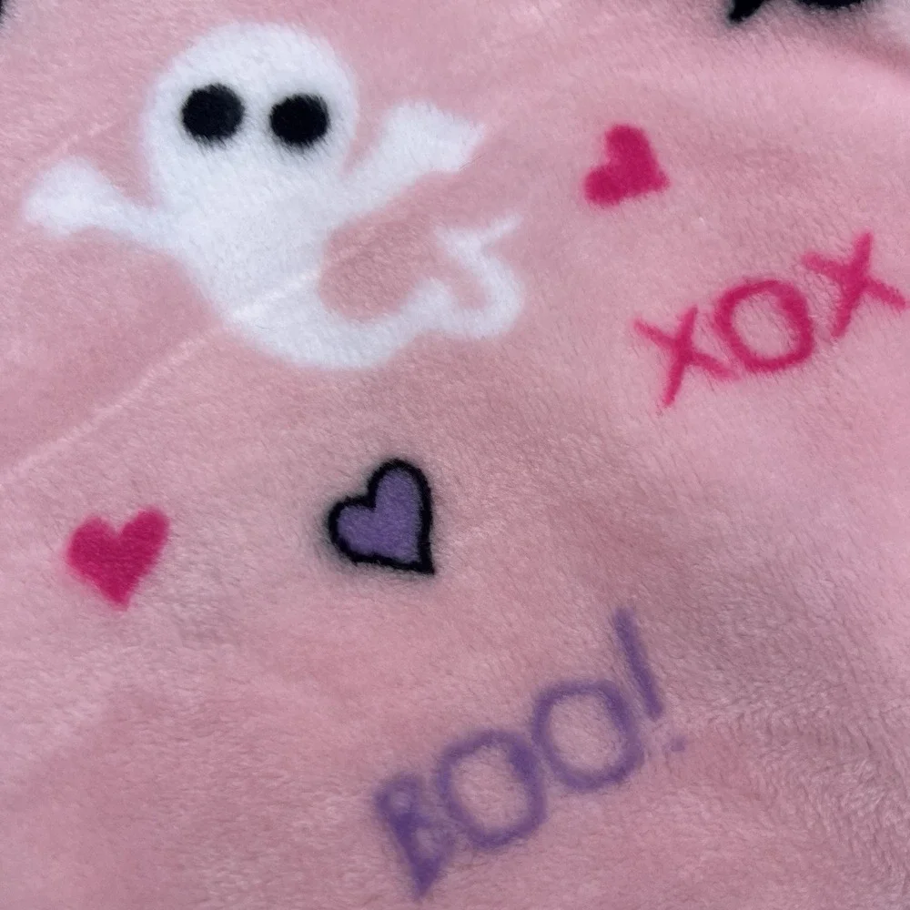 Betsey Johnson Halloween Ghosts XOXO Pastel Pink Ultra Soft Plush Throw 50 x 60